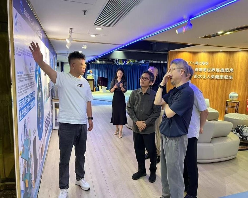 Dari Gang Sempit di Jakarta Timur, Aksi Lingkungan Dr. Taufiq Menggema Hingga Mancanegara