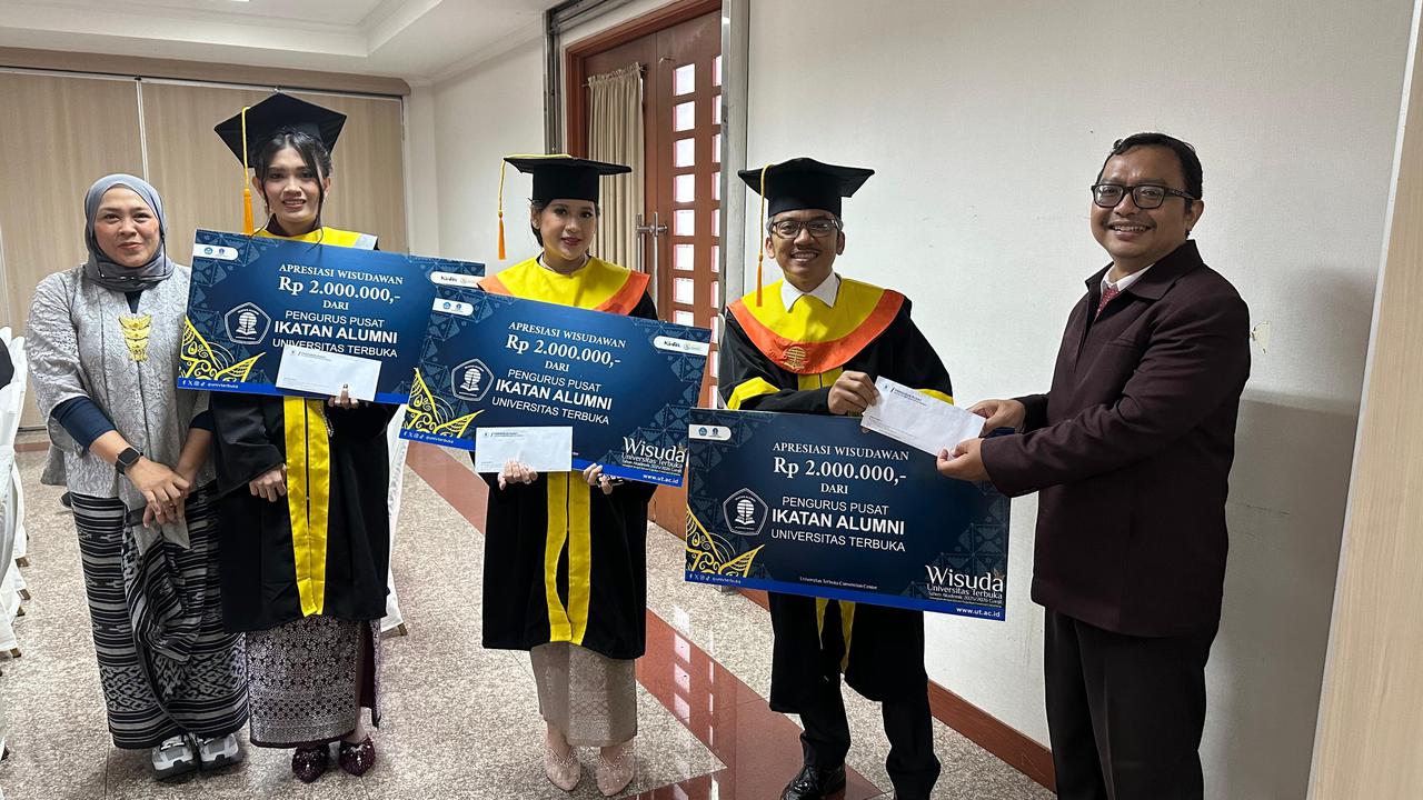 Dari Ketua RT Sampai ke Tiongkok, Sosok Wisudawan Universitas Terbuka Jadi Inspirasi Banyak Orang
