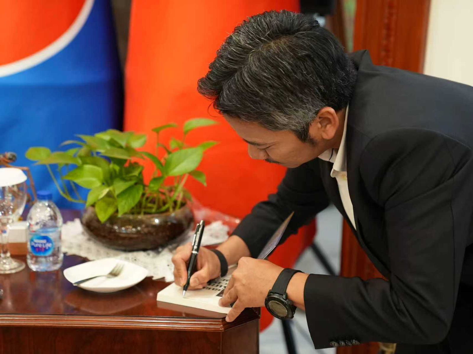 Peristiwa Bersejarah, Pengurus RT di Indonesia Tampil di CCTV Tiongkok